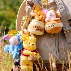 Disney Store Japon Porte-clés petite peluche Winnie l'Ourson avec pot de miel, 18 cm