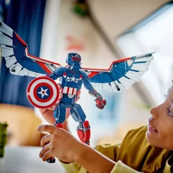 New Disney Store Lego Marvel Figurine du nouveau Captain America à construire 76296