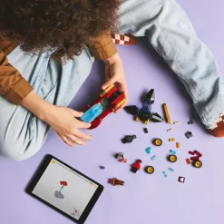 Disney Store LEGO Marvel La voiture d’Iron Man et Black Panther contre Hulk rouge 76310