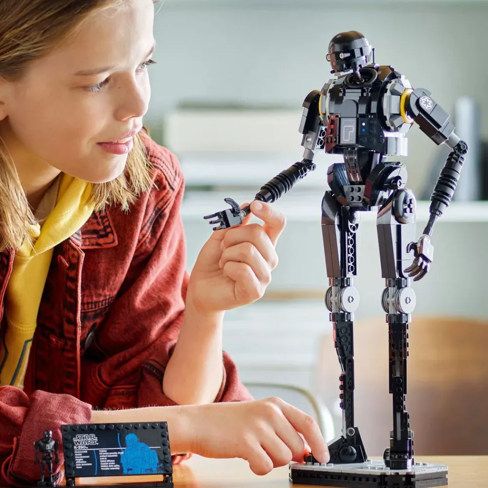 Outlet Disney Store LEGO Star Wars K-2SO le droïde de sécurité 75434