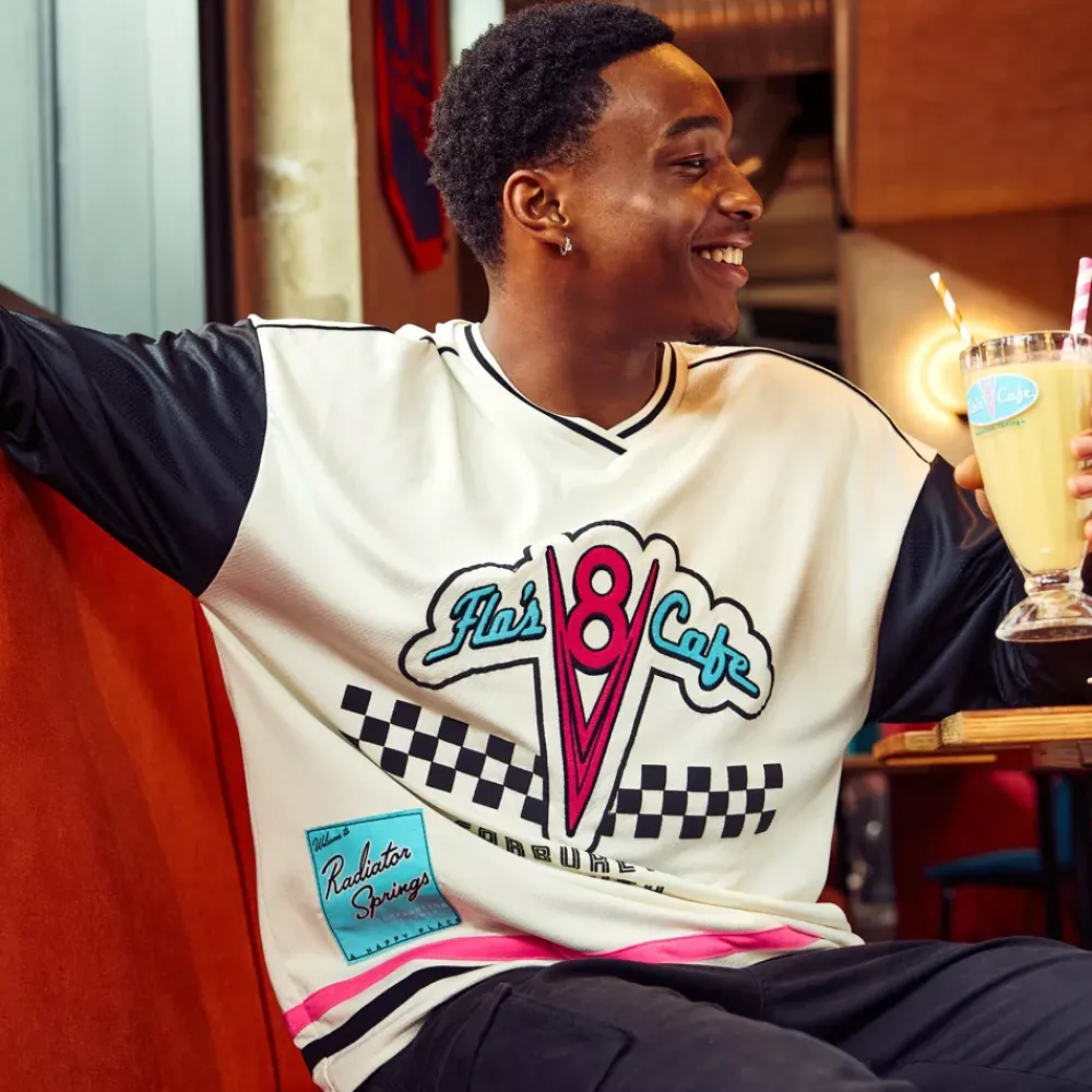 Sale Disney Store Maillot de sport Café V8 de Flo pour adultes, Disney Pixar Cars